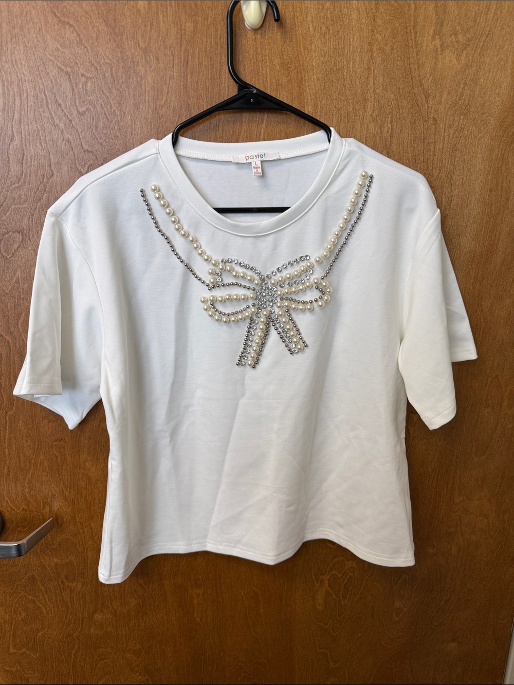Pastels White Short Sleeve Top with Pearl & Rhinestone Bow